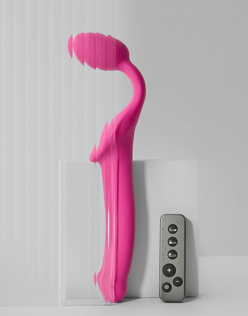 Strap-On-Me - Buigbare Strap-On Vibrator met Afstandsbediening Maat L - Fuchsia