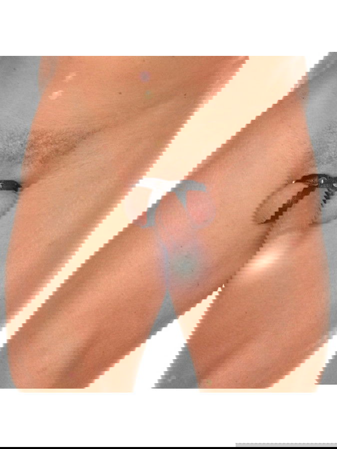 Rimba - Penis band om de ballen te splitsen