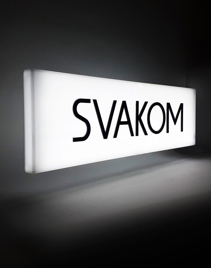 SVAKOM - Groot Lichtbord met Logo