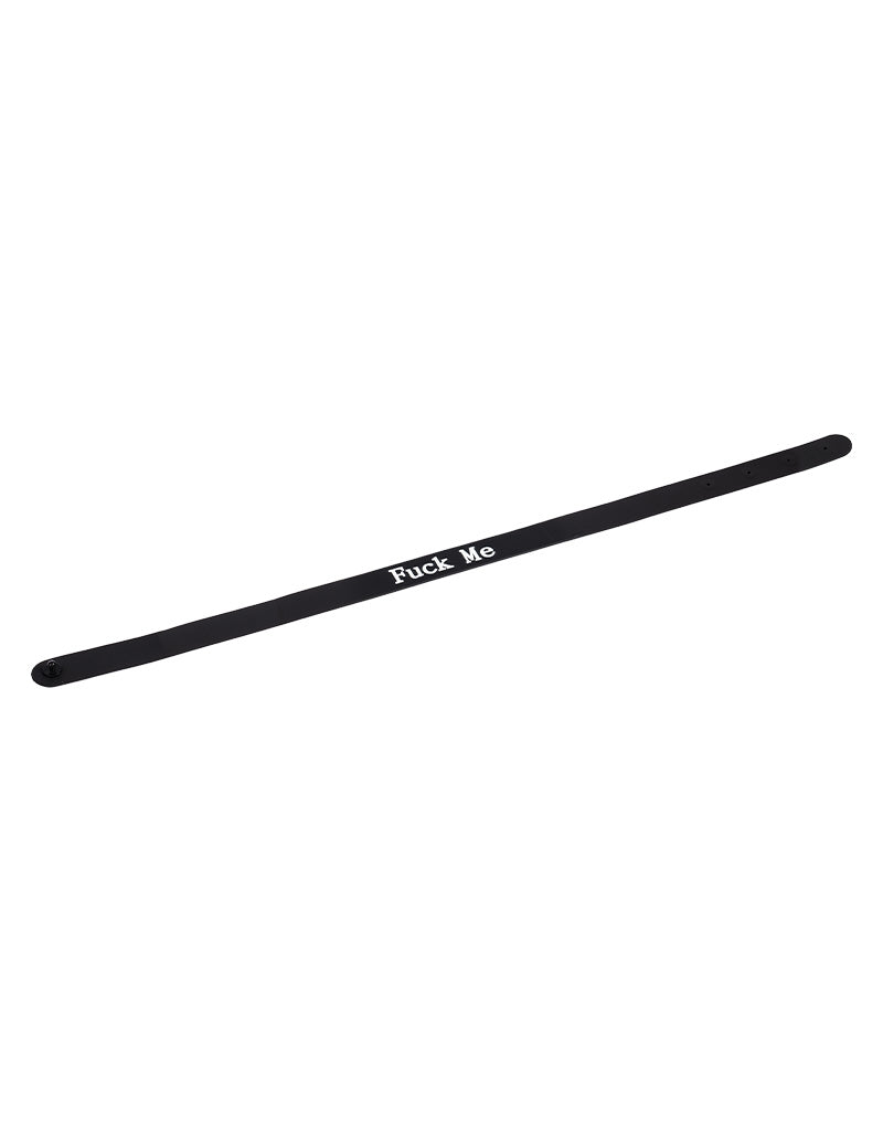 Rimba Latex Play - Halsband met opschrift 'Fuck Me' - Zwart & Wit