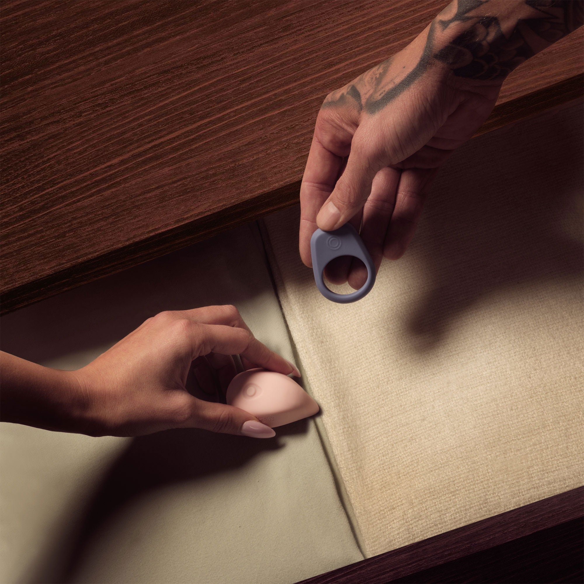 LUXUS - Luxus - Interactieve seksspeeltjes voor koppels, bestuurbaar via app - roze/blauw