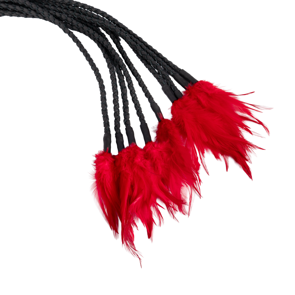 Rimba Bondage Play - Leren gevlochten zweep met veren – Zwart/Rood