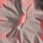 LELO - Mona Spectra - Wellness-massageapparaat met rood licht - Wit
