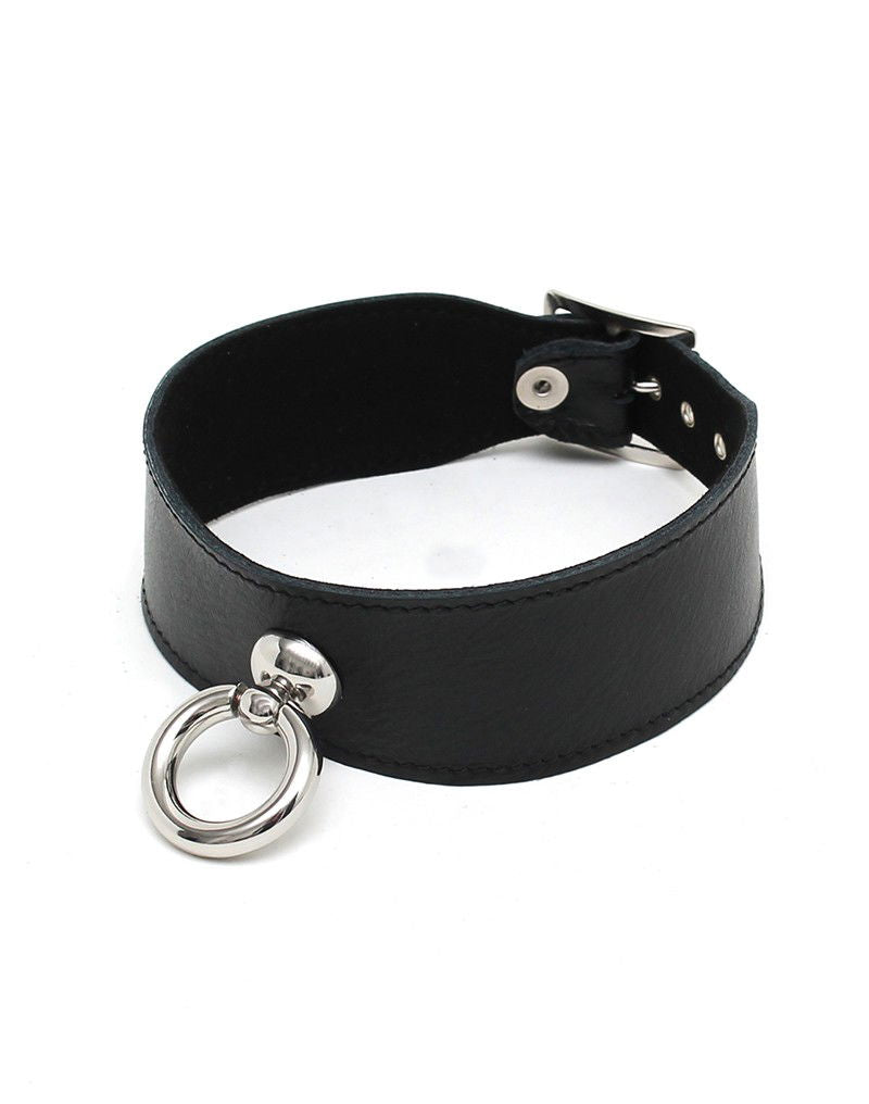 Rimba - Halsband met grote ring, 4 cm. breed