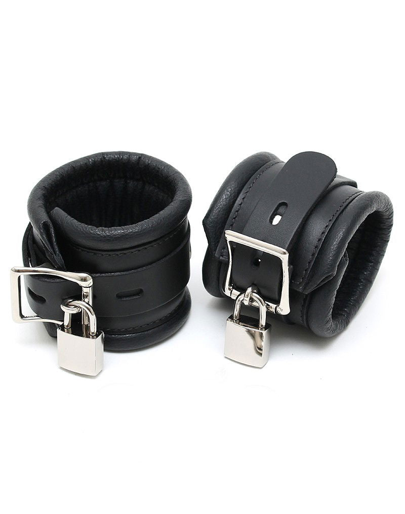 Rimba Restraint Ring met leren boeien en hangslot